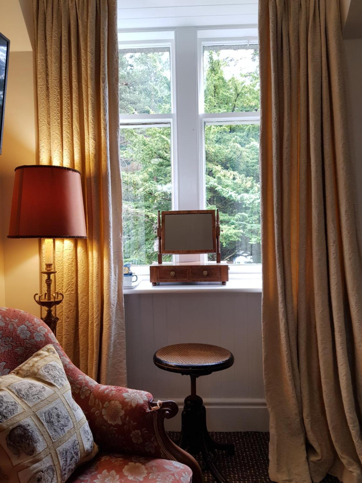Cambus O' May Traditional Highland Hotel Ballater Room photo