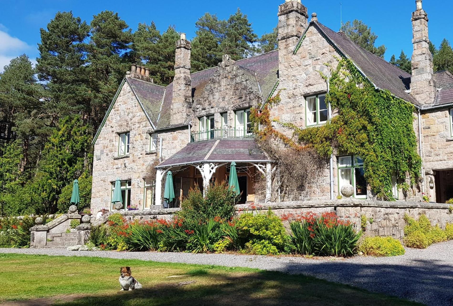 Cambus O' May Traditional Highland Hotel Ballater Exterior photo