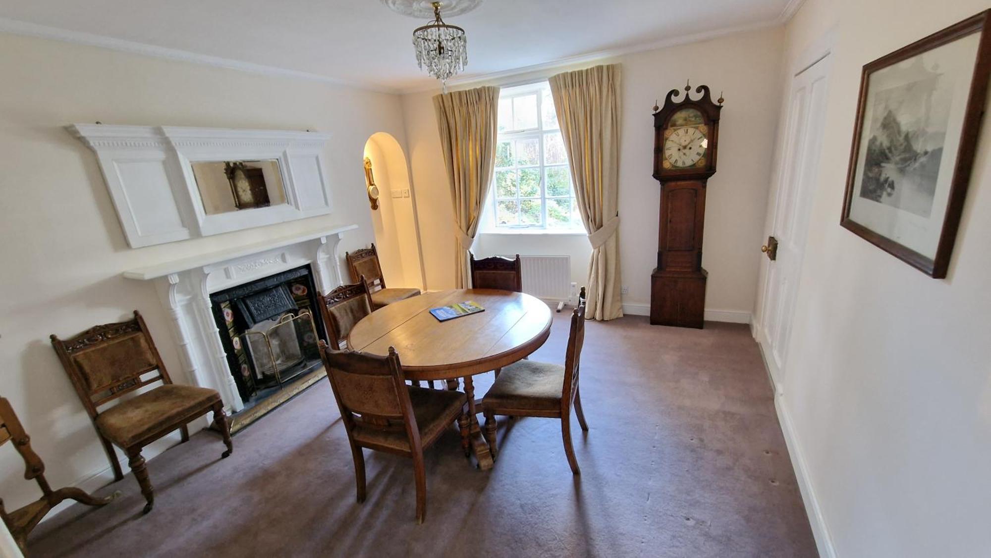 Cambus O' May Traditional Highland Hotel Ballater Room photo