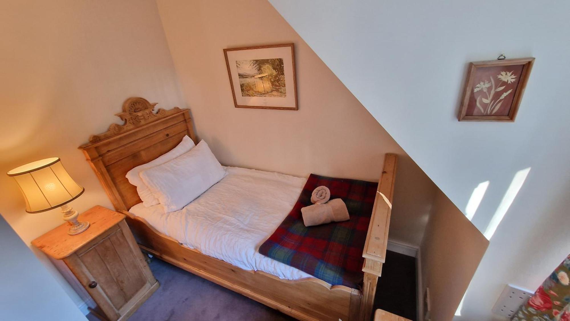 Cambus O' May Traditional Highland Hotel Ballater Room photo